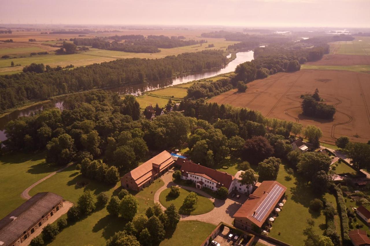 Relais & Chateaux Gutshaus Stolpe Hotell Stolpe an der Peene Exteriör bild