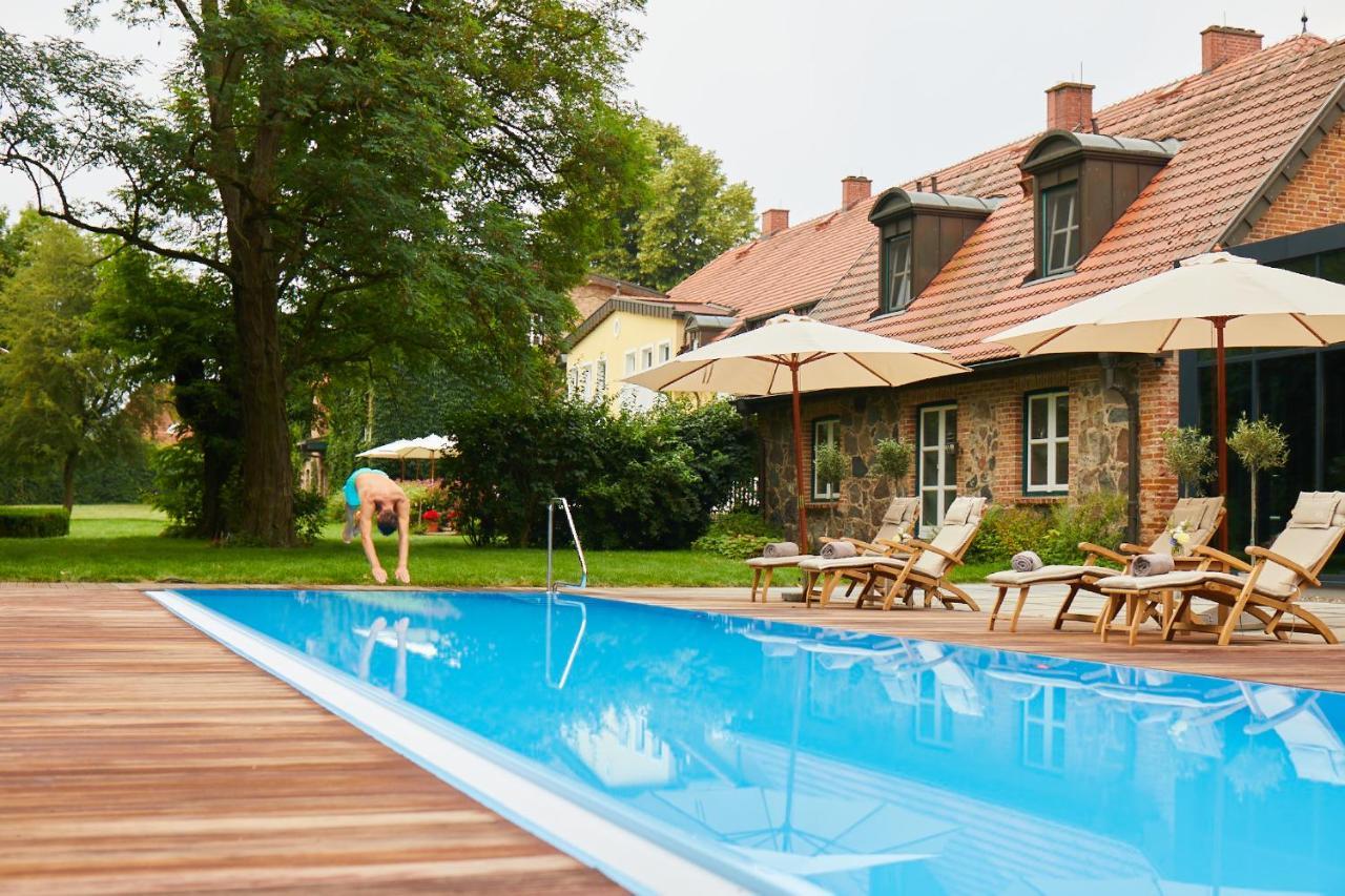 Relais & Chateaux Gutshaus Stolpe Hotell Stolpe an der Peene Exteriör bild